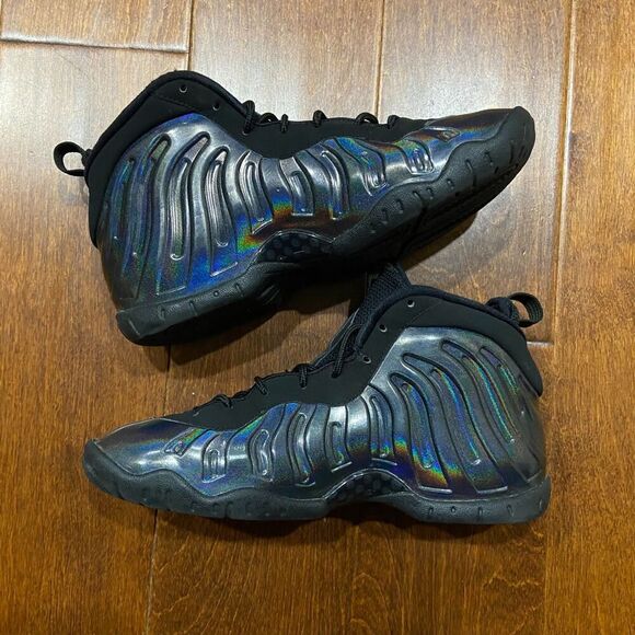 Nike Iridescent Black Women's Sneakers - Picture 2 of 9